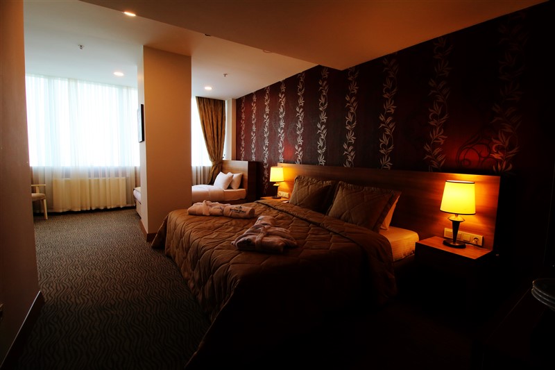 Sarissa Hotel